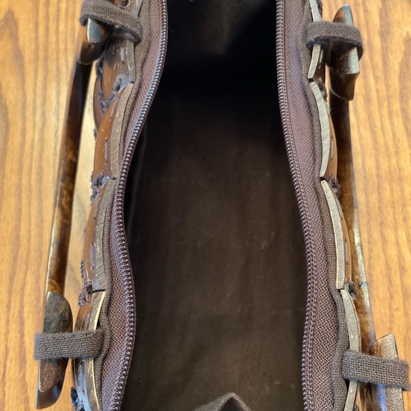 Coconut Laced Wooden Handles Handbag - Picture 10 of 11